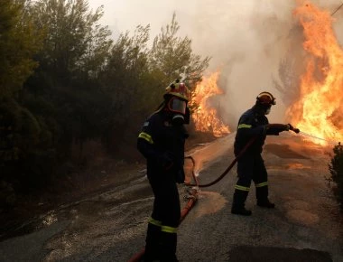 Πύρινος Εφιάλτης: Ανεξέλεγκτα μέτωπα πυρκαγιών σε όλη τη χώρα και σήμερα